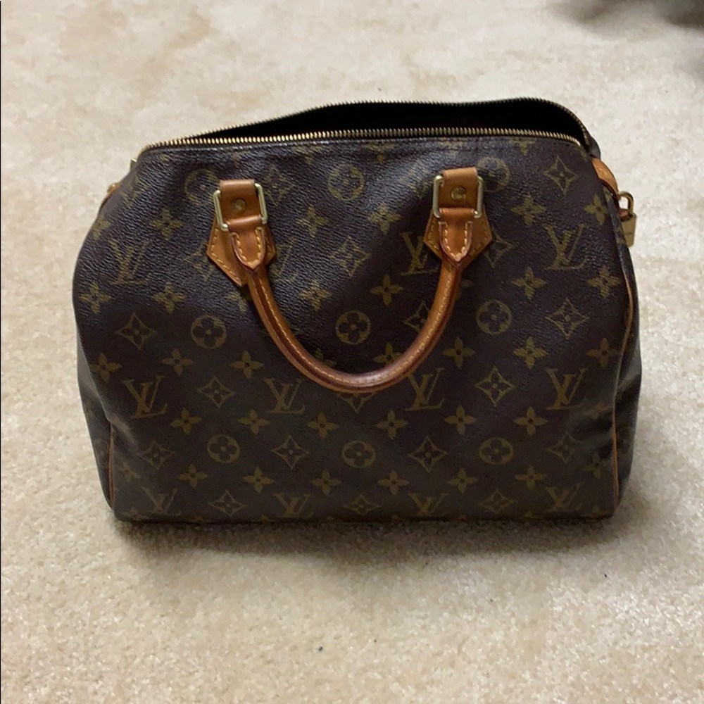 Re-posh Louie Vuitton Speedy 30.